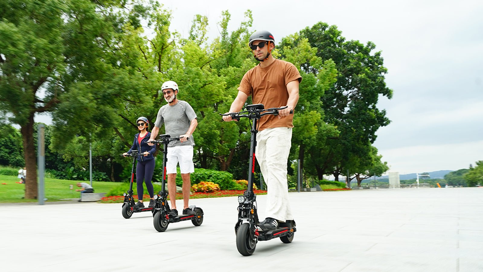 Exploring the Ride: M8 Rover Scooter Experience – Backfire Scooters